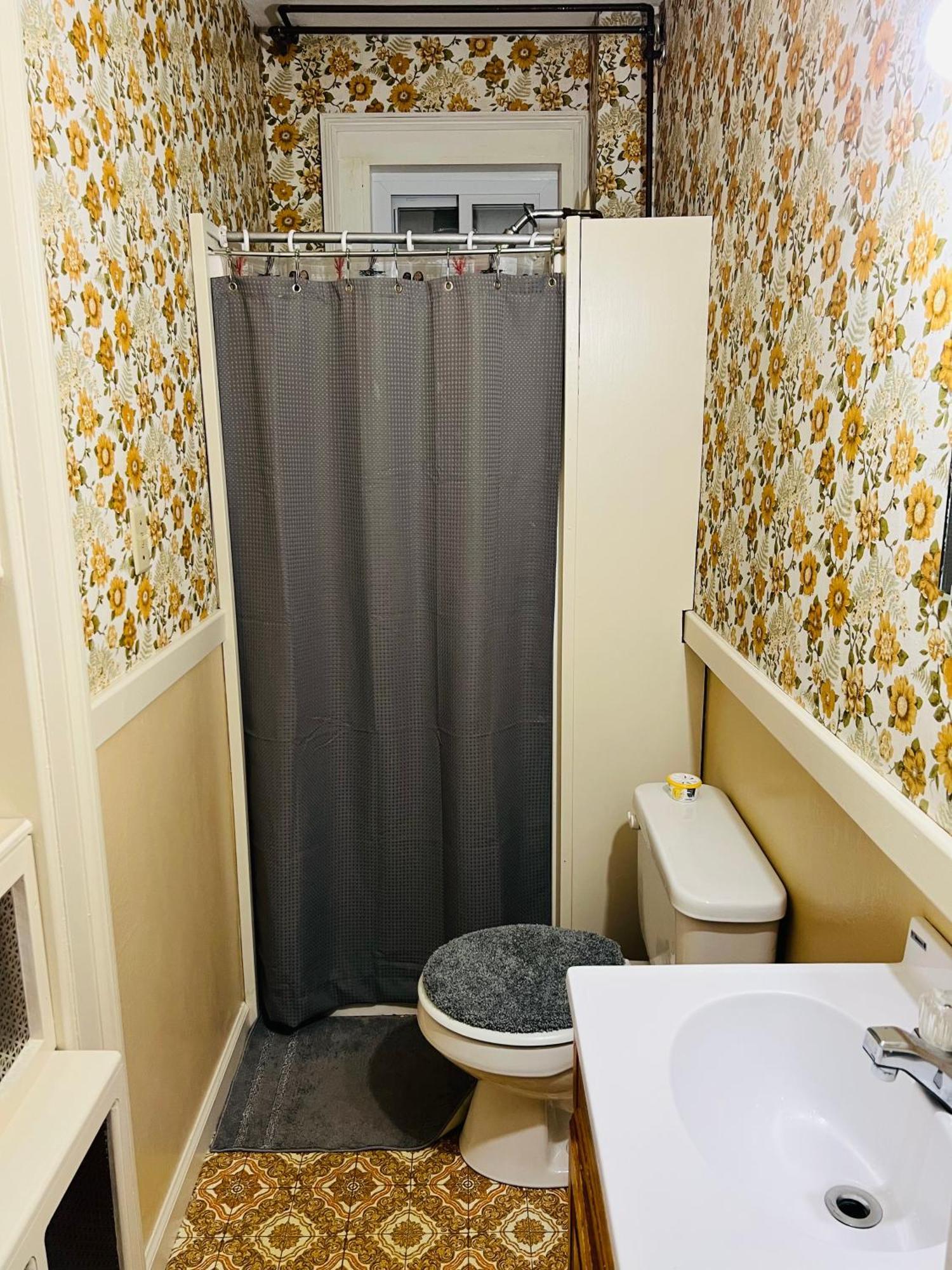 Private Rv Hotel Hartford Bagian luar foto